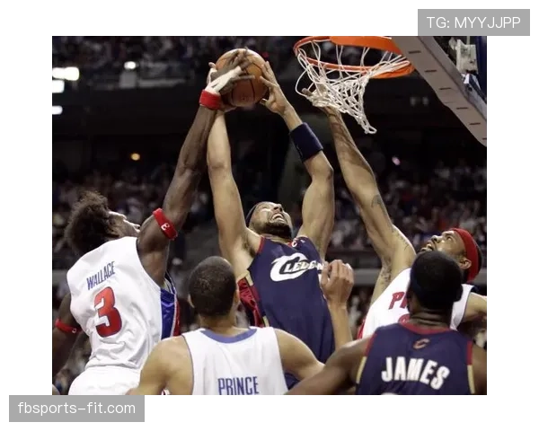 摩西·马龙内线制霸对比尤因篮下封盖效率显著提升