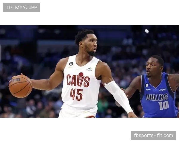 米切尔砍下30+高效输出，主导骑士外线进攻